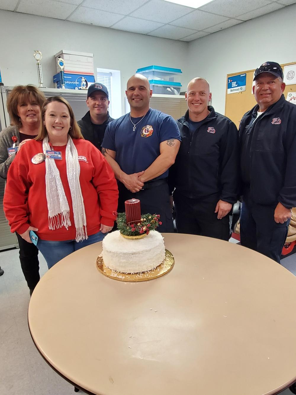 HEB Delivers to the Fire Station to Say Thanks Group 1